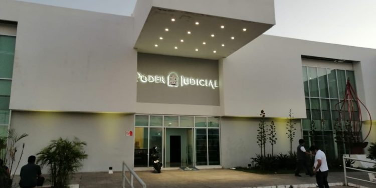 POLICÍA ESTATAL ABUSADOR REPARA DAÑO Y SALE LIBRE