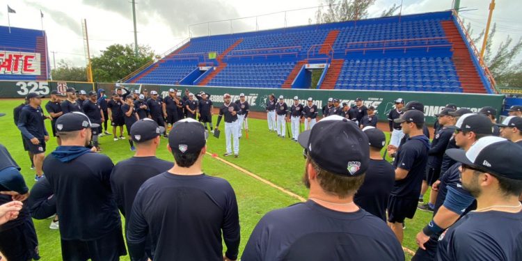JAVIER ROBLES YA ESTÁ DE VUELTA CON TIGRES, AHORA COMO INSTRUCTOR