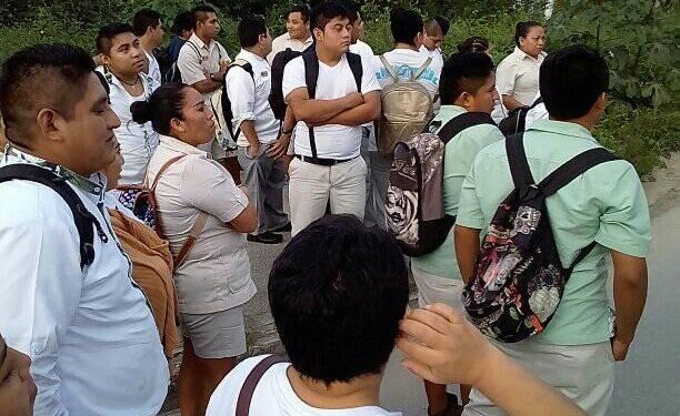 CIENTOS DE TRABAJADORES REGRESAN A SUS COMUNIDADES, LUEGO DE SER DADOS DE BAJA EN HOTELES DE LA RIVIERA MAYA.