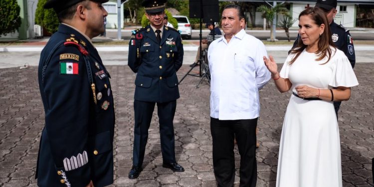 DA MARA LEZAMA BIENVENIDA A NUEVO MANDO MILITAR EN CANCÚN