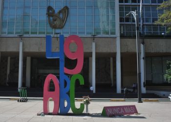 AMLO FIRMA DECRETO QUE PENSIONA A VÍCTIMAS DE GUARDERÍA ABC