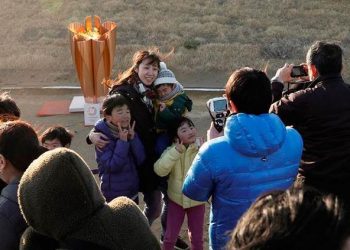 ANTORCHA OLÍMPICA REÚNE A MILES DE JAPONESES PESE AL COVID-19