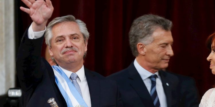 ARGENTINA RENEGOCIARÁ DEUDA DE 68 MIL MILLONES DE DÓLARES