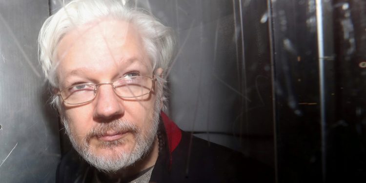 ASSANGE PEDIRÁ SU LIBERTAD BAJO FIANZA POR EL COVID-19