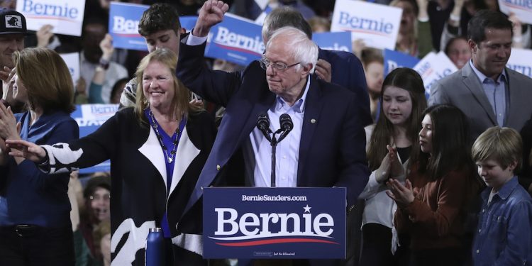 BERNIE SANDERS GANA CALIFORNIA, SIGUE EN CONTIENDA DEMÓCRATA