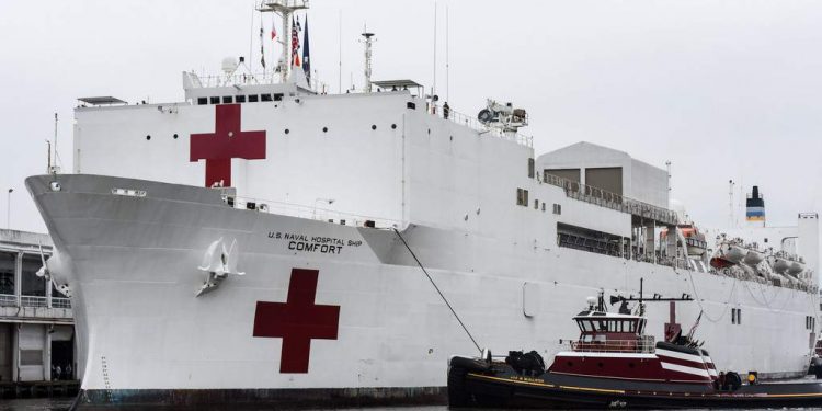 BUQUE HOSPITAL LLEGA A NUEVA YORK PARA AYUDAR ANTE PANDEMIA