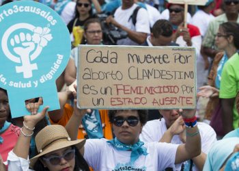 COLOMBIA RECHAZA AMPLIAR MOTIVOS LEGALES DE ABORTO