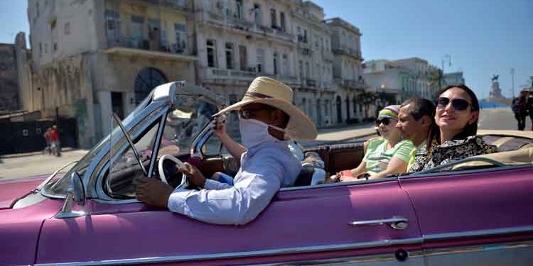 CUBA AÍSLA EN HOTELES A TODOS LOS TURISTAS POR CORONAVIRUS