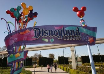 DISNEYLAND EN CALIFORNIA CERRARÁ AL PÚBLICO POR PRECAUCIÓN ANTE CORONAVIRUS