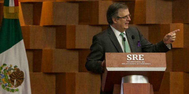 EBRARD PLANTEA A EU MANTENER FRONTERAS ABIERTAS A TRABAJO Y COMERCIO