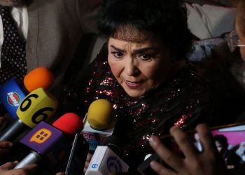 EMBAJADA CHINA PIDE A CARMEN SALINAS SE DISCULPE POR RACISMO