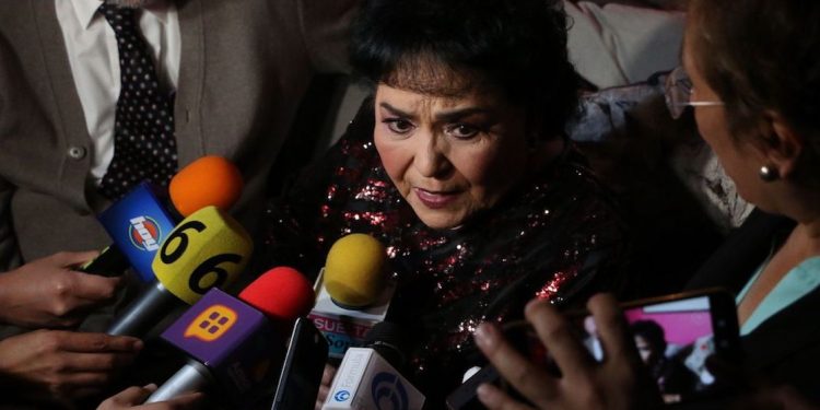 EMBAJADA CHINA PIDE A CARMEN SALINAS SE DISCULPE POR RACISMO