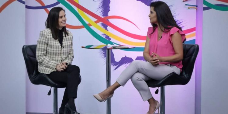 MEXICANA PAOLA CORNEJO RETORNÓ POR FIN A CANCÚN, PROCEDENTE DE LIMA, PERÚ