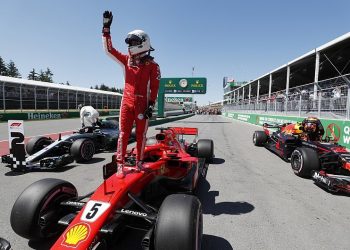 FERRARI ADVIERTE A SEBASTIAN VETTEL QUE RENOVACIÓN DEPENDE ÉL