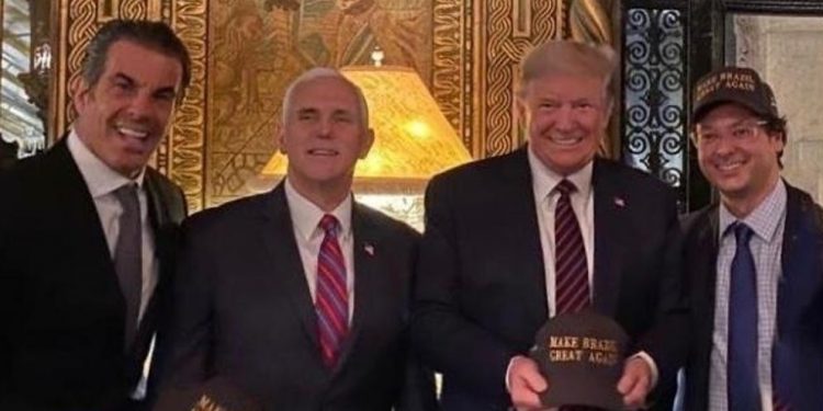 FUNCIONARIO BRASILEÑO QUE ESTUVO CON TRUMP Y BOLSONARO DA POSITIVO DE CORONAVIRUS