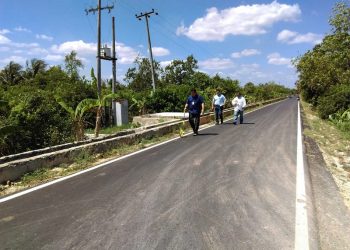 GOBIERNO DEL ESTADO RECONSTRUYE CAMINOS RULARES EN OXKUTZCAB Y CHAPAB