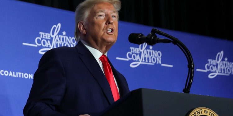 HISPANOS, LOS QUE MÁS QUIEREN EL MURO CON MÉXICO: TRUMP