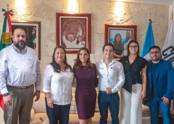 RECIBE MARA LEZAMA A LA ALCALDESA DE LAS FLORES, DEL PETÉN DE GUATEMALA