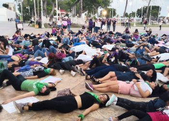 MARCHAN EN CHETUMAL CONTRA LA VIOLENCIA SOBRE LAS MUJERES