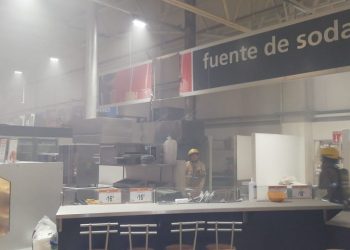 CONATO DE INCENDIO PROVOCA CAOS EN CENTRO COMERCIAL DE CHETUMAL