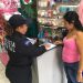 MUJERES POLICÍAS ANTEPONEN EL DEBER A FALTAR A SUS LABORES