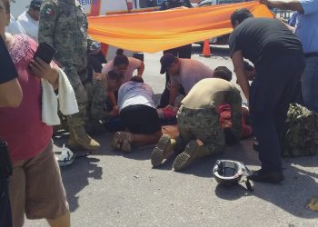 IMPRUDENTE AUTOMOVILISTA PROVOCA ACCIDENTE DE TRÁNSITO CON UNA MOTO; HAY DOS LESIONADAS EN CHETUMAL.