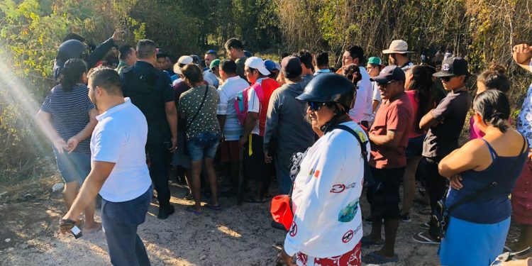 HARTAS DE PAGAR RENTA FAMILIAS INVADEN TIERRAS EN AKUMAL
