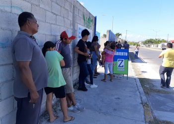 VECINOS DE CHETUMAL SE MANIFIESTAN EN CONTRA DE GASERA