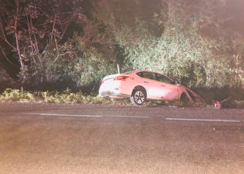 AUTOBÚS QUE SE DIRIGÍA A TABASCO CHOCA CON UN TAXI EN LA CARRETERA TULUM-CARRILLO PUERTO, HAY 4 MUERTOS