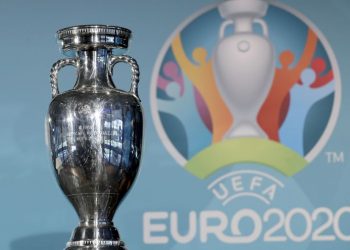 LA UEFA PROPONE JUGAR LA EUROCOPA EN 2021