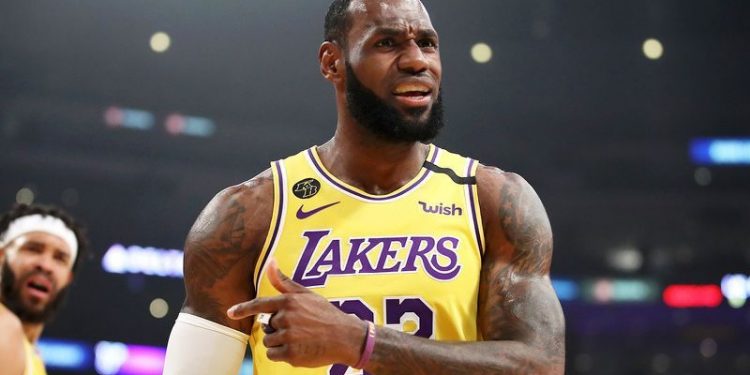 LEBRON JAMES LE HACE EL «FUCHI» A VOLVER A PLAYOFFS
