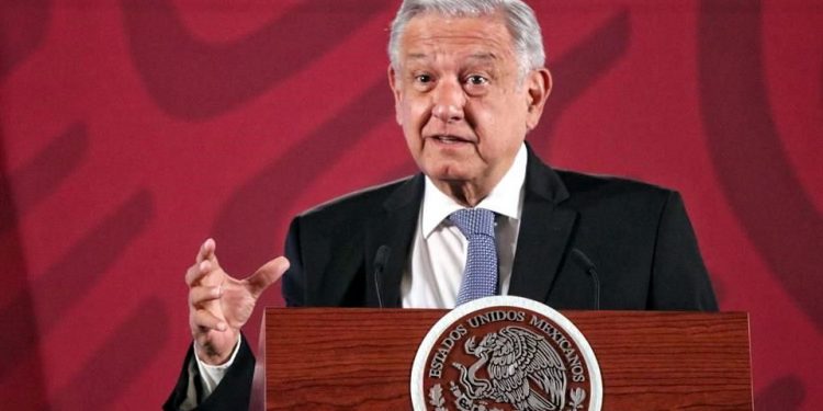 LÓPEZ OBRADOR CRITICA A POLÍTICOS POR MAL USO DEL TEMA DEL CORONAVIRUS