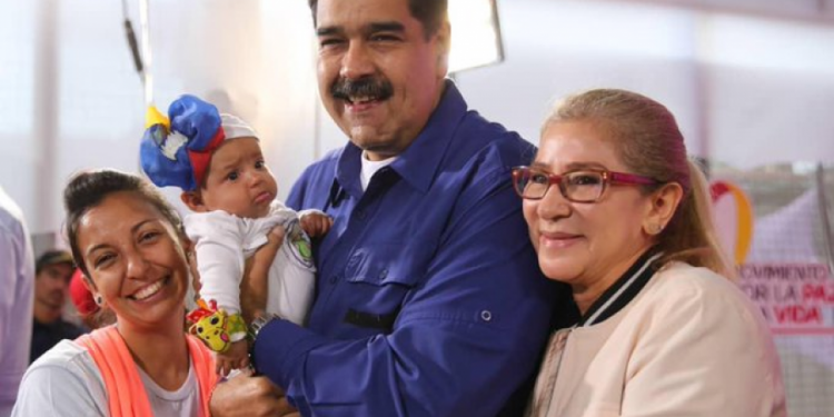 MADURO LLAMA A VENEZOLANAS A TENER SEIS HIJOS