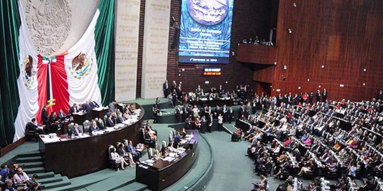 MORENA VA POR RECORTAR FONDOS A PARTIDOS ANTE CRISIS DE COVID-19