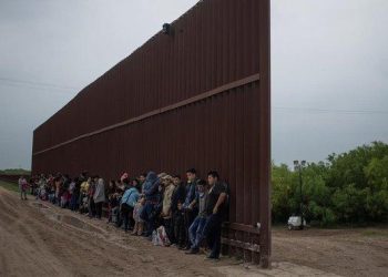 MUERE EMBARAZADA AL CAER DE MURO FRONTERIZO