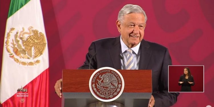 NADA DE DEPRIMIRNOS, TENEMOS QUE SALIR ADELANTE: LÓPEZ OBRADOR