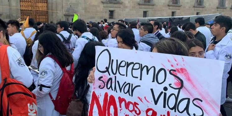 «NI UNA BATA MENOS», EXIGEN ESTUDIANTES EN MARCHA CONTRA ASESINATOS