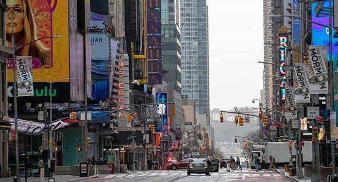 NUEVA YORK MULTARÁ A CIUDADANOS QUE NO RESPETEN EL DISTANCIAMIENTO SOCIAL