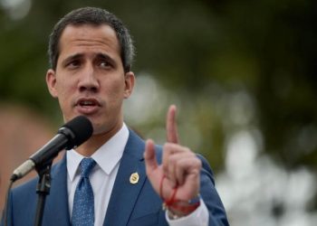 OPOSICIÓN DENUNCIA LA DETENCIÓN ILEGAL DE DOS COLABORADORES DE GUAIDÓ