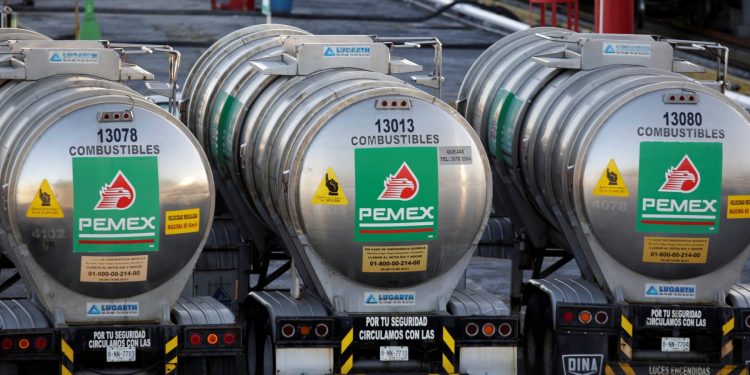 PEMEX CELEBRA INCREMENTO EN SU PRODUCCIÓN ANTE CAÍDA DE PRECIOS