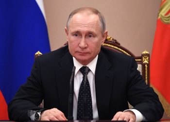 PUTIN FIRMA LEY PARA MODIFICAR CARTA MAGNA RUSA