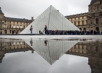 REABRE EL LOUVRE CON MEDIDAS DE PROTECCIÓN