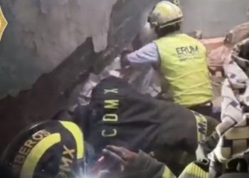 RESCATAN A RECIÉN NACIDA ABANDONADA ENTRE DOS PAREDES EN IZTACALCO
