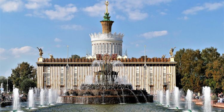 RUSIA ORDENA CIERRE DE HOTELES, RESTAURANTES Y CENTROS RECREATIVOS