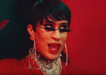 VESTIDO DE MUJER, BAD BUNNY DA MENSAJE DE IGUALDAD DE GÉNERO