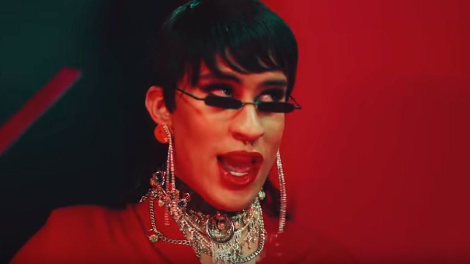 VESTIDO DE MUJER, BAD BUNNY DA MENSAJE DE IGUALDAD DE GÉNERO Poder y