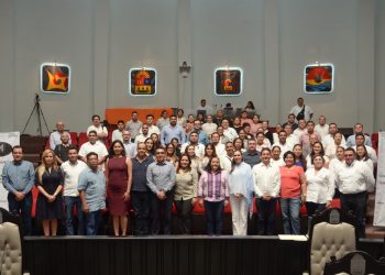 IMPARTEN CONFERENCIA “LEGISLAR CON ENFOQUE DE DERECHOS HUMANOS”