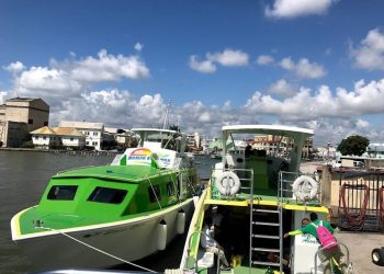 IMPIDEN ARRIBO DE EMBARCACIÓN DE PASAJEROS EN BELICE Y RETORNA A CHETUMAL