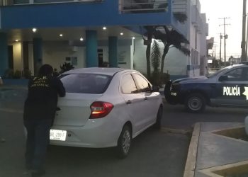 SUJETOS INTENTAN LLEVARSE CAJERO DE LA SESA EN JOSE MORELOS