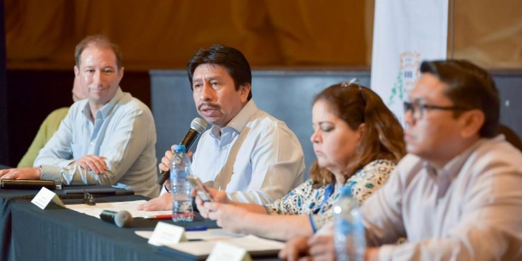 AUTORIDADES SE REÚNEN CON HOTELEROS PARA IMPLEMENTAR ACCIONES PREVENTIVAS CONTRA EL COVID-19.